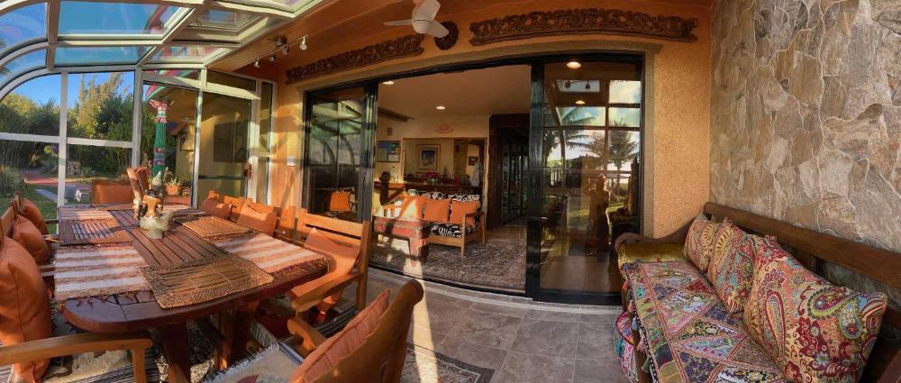 Queen Room with Balcony interior